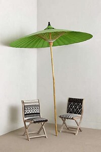 Vintage-Inspired Parasol Decor Image 2