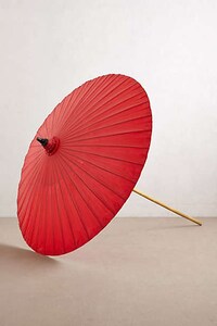 Vintage-Inspired Parasol Decor Image 6