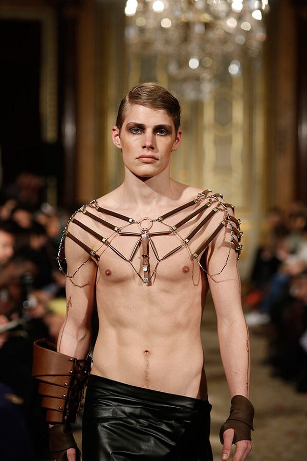26 Bold Body Chain Accessories