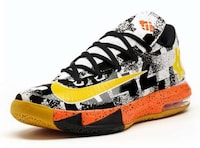 Statistical B-Ball Sneakers Image 2