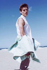 Edgy Oceanside Editorials Image 3