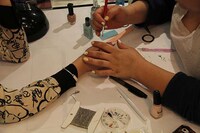 Habit-Breaking Manicures Image 4