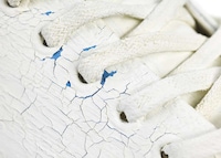 Paint-Cracking White Sneakers Image 4