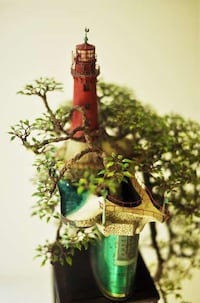 City-Embedded Plant Sculptures Image 8