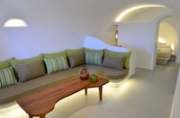 Dug-Out Hotels Image 6