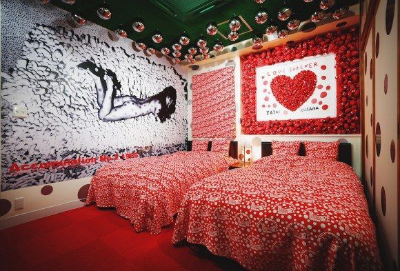 14 Romantic Hotel Rooms
