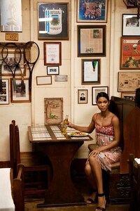 Glam Jetsetter Editorials Image 2