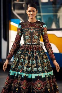 Glam Jetsetter Editorials Image 5