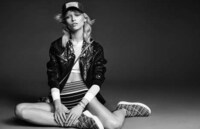 Sporty 80s Editorials Image 6