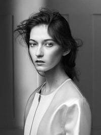 Feminine Futuristic Editorials Image 6