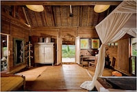Glass-Bottomed Vacation Homes Image 3