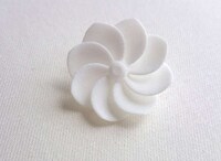 Spinning 3D-Printed Earrings Image 2