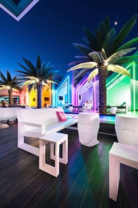 Technicolor Poolside Clubs Image 6