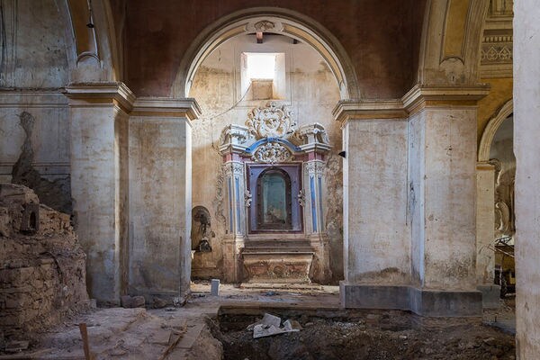 30 Abandoned Place Photo Series