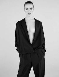 Modernized Businesswoman Editorials Image 4