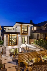 Energy-Efficient Urban Homes Image 5