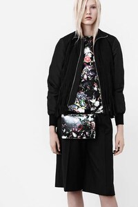 Dark Street-Savvy Fashion Image 2