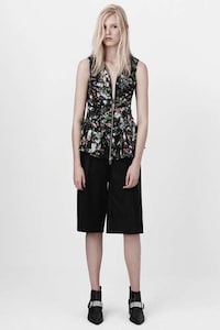 Dark Street-Savvy Fashion Image 4