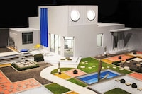 Modernity-Challenging Pavilions Image 3