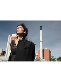 Gracefully Gothic Editorials Image 6