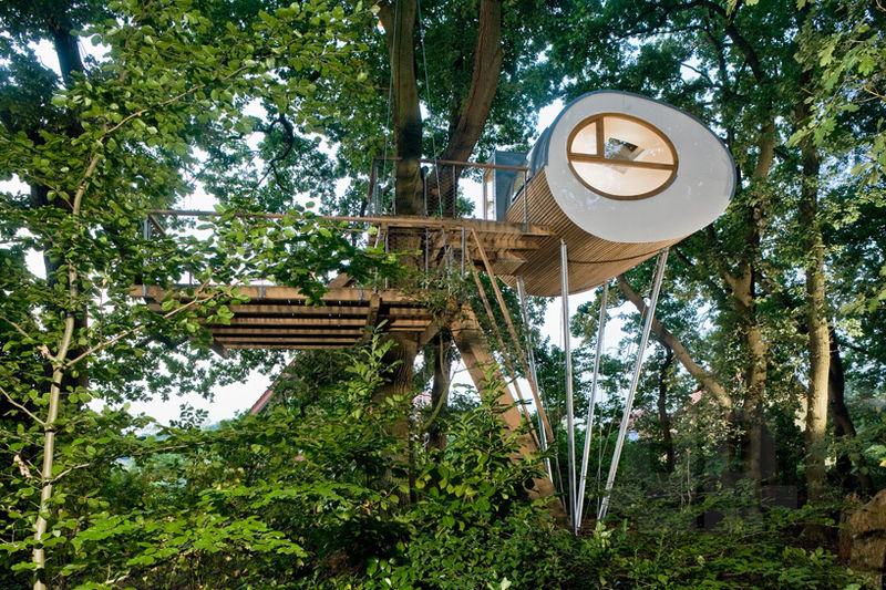 Pod-Constructed Treehouses