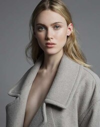 Cleanly Sculptural Editorials Image 3