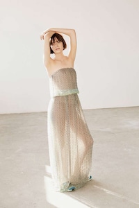 Glamorous Tomboy Captures Image 6