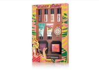 Football-Inspired Cosmetic Kits Image 2