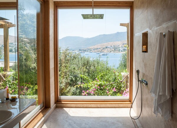 35 Stunning Seaside Abodes