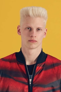 Genteel Contemporary Streetwear Image 3