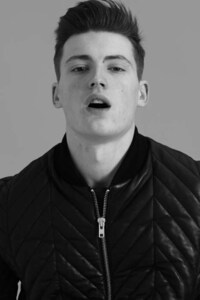 Genteel Contemporary Streetwear Image 7