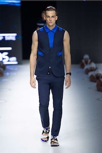 Sleek Scuba Diver Runways Image 3