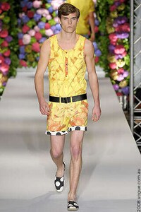 90210-Inspired Fashion Image 5