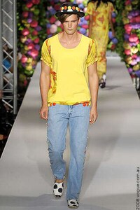 90210-Inspired Fashion Image 8