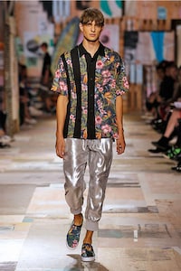 Hawaiian Sportswear Attire Image 2
