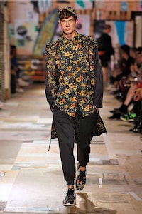 Hawaiian Sportswear Attire Image 3