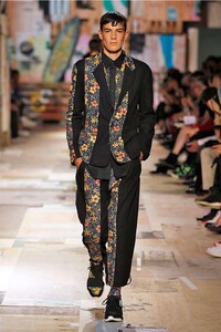 Hawaiian Sportswear Attire Image 4