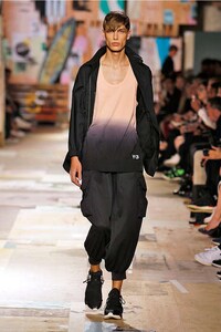 Hawaiian Sportswear Attire Image 5