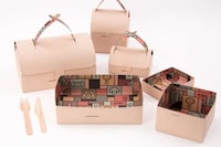 Purse-Like Takeout Bags Image 2