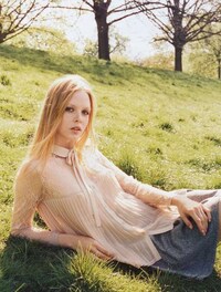 Sun-Drenched 60s Fashion Ads Image 3