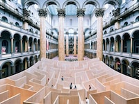Paradoxical Maze Installations Image 2
