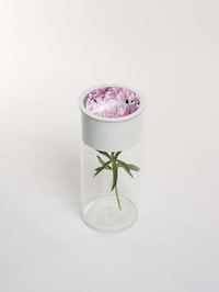 Mirrored Flower Vases Image 3