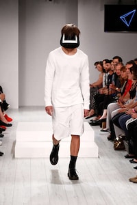 Visor-Wearing Menswear Shows Image 2
