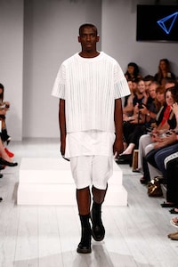 Visor-Wearing Menswear Shows Image 3