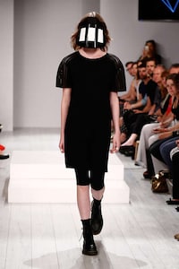 Visor-Wearing Menswear Shows Image 4