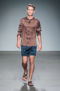 Retro Streetwear Runways Image 6