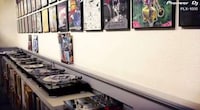 Throwback Professional Turntables Image 8