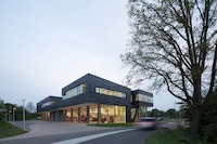 Contemporary Fire Stations Image 3