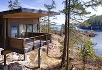 Cantilevered Cliffside Homes Image 2