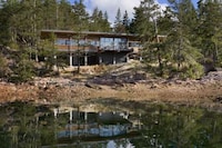 Cantilevered Cliffside Homes Image 3